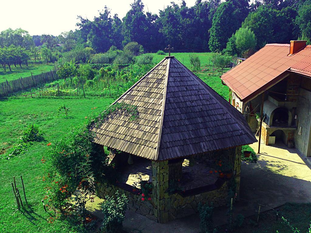 Casa Renti Hotel Novaci-Străini Exterior photo