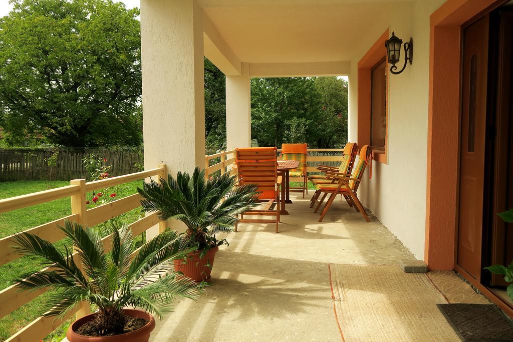Casa Renti Hotel Novaci-Străini Exterior photo
