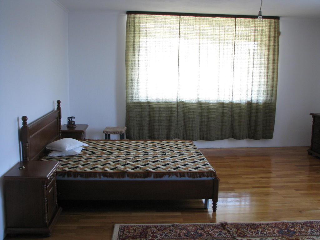 Casa Renti Hotel Novaci-Străini Room photo